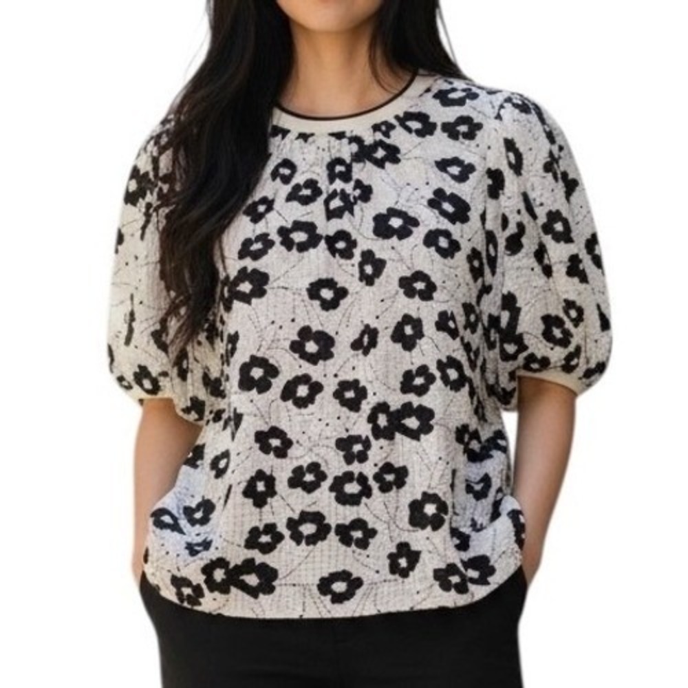 ANTHROPOLOGIE THML White & Cream With Black Floral Puff Sleeve Textured Top‎  S